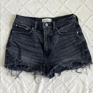 Abercrombie & Fitch Black Mom Short High Rise 26/2